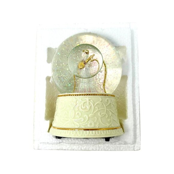 Lighted Angel With Violin Musical Snow Globe By San Francisco Music Box Company - Picture 8 of 11